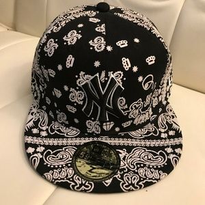 Black bandana patter New Era hat